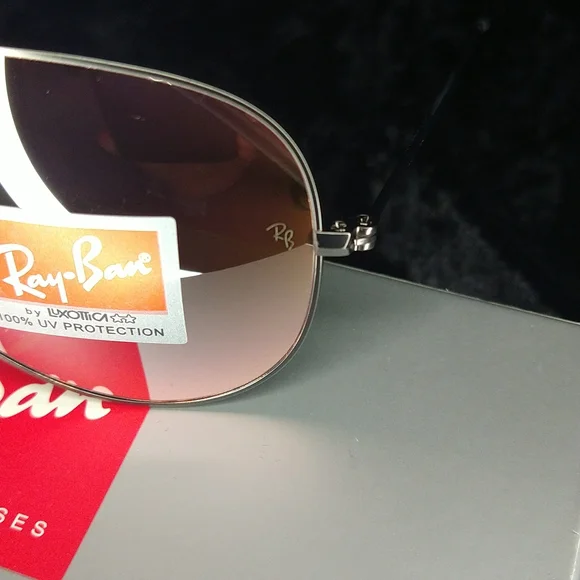NEW!!!Ray-Ban Aviator Sun Glasses - Picture 3 of 9